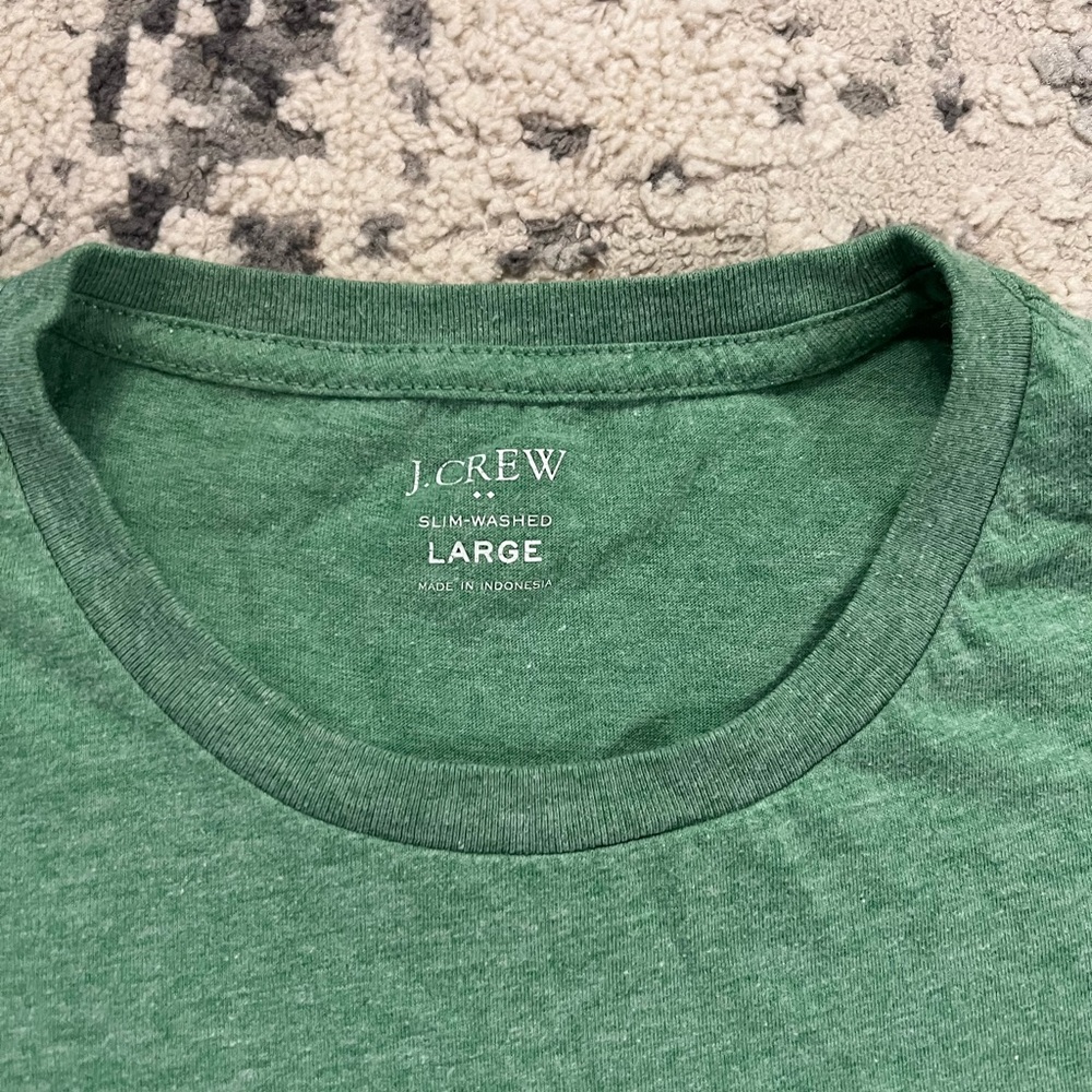 J. Crew Men's Heather Green Pocket Tee - Picture 2 of 4